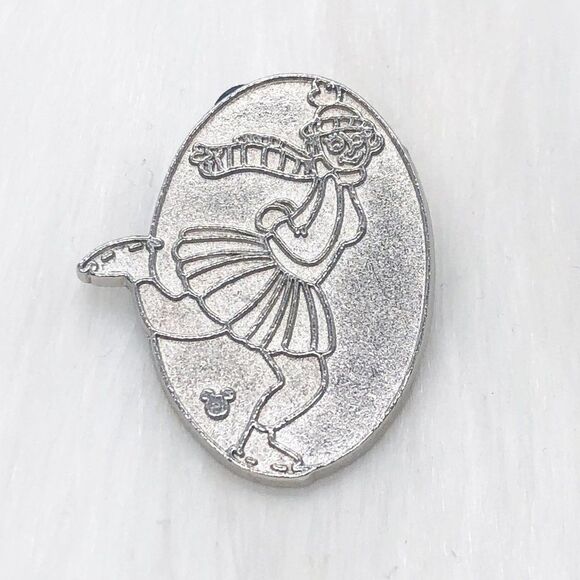 🔮 5/$25 Disney Mickey's‎ Toontown Pinwheels Skater Chaser Pin - Picture 1 of 3